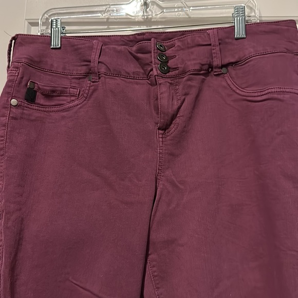 Torrid Jeggings- Dark Purple Wash size 18R - Picture 2 of 4